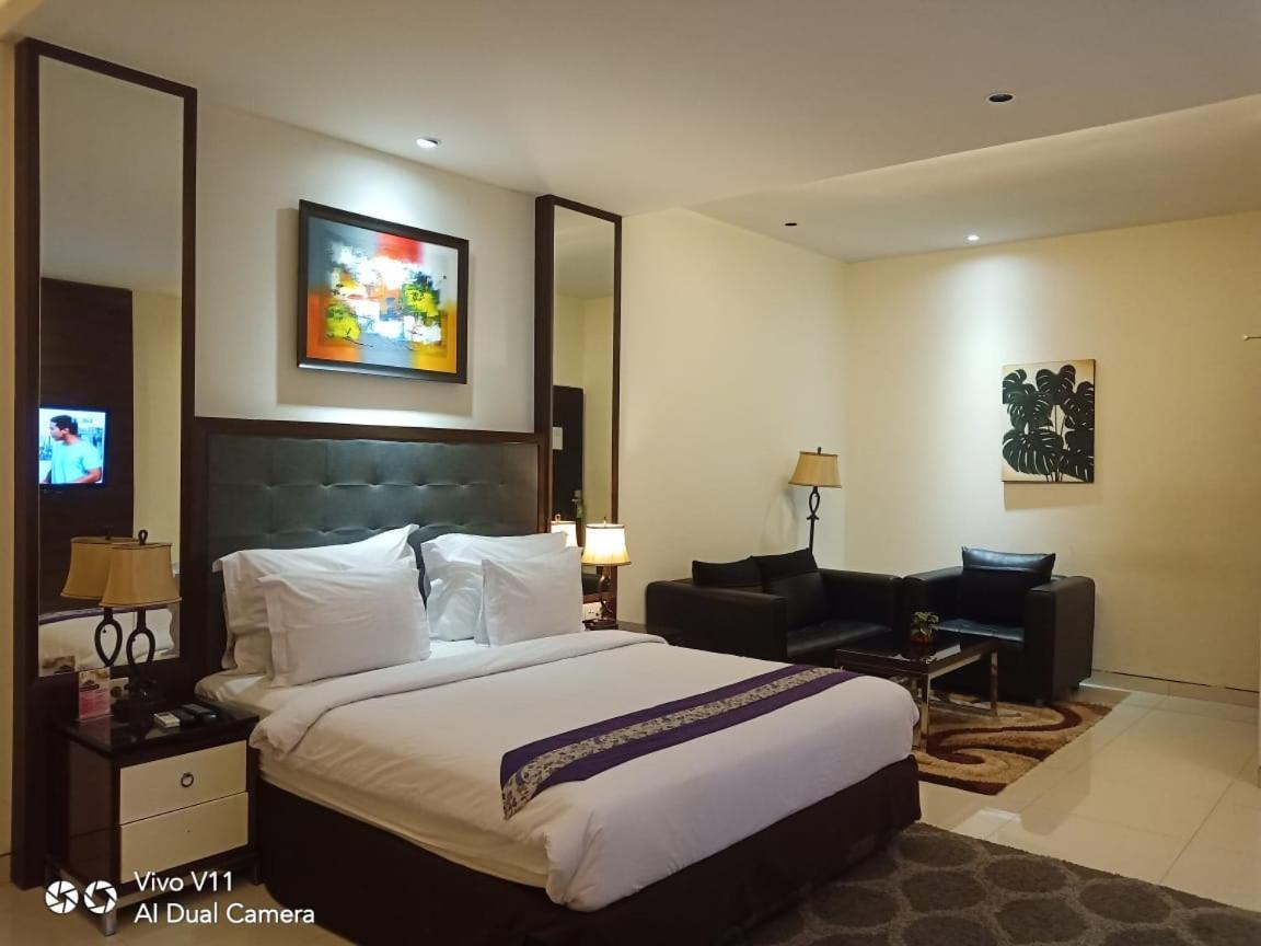 Ayla City Hotel Sorong Εξωτερικό φωτογραφία
